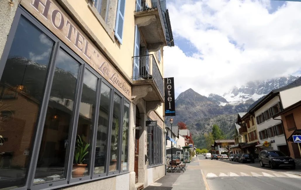 Hotel Les Lanchers front